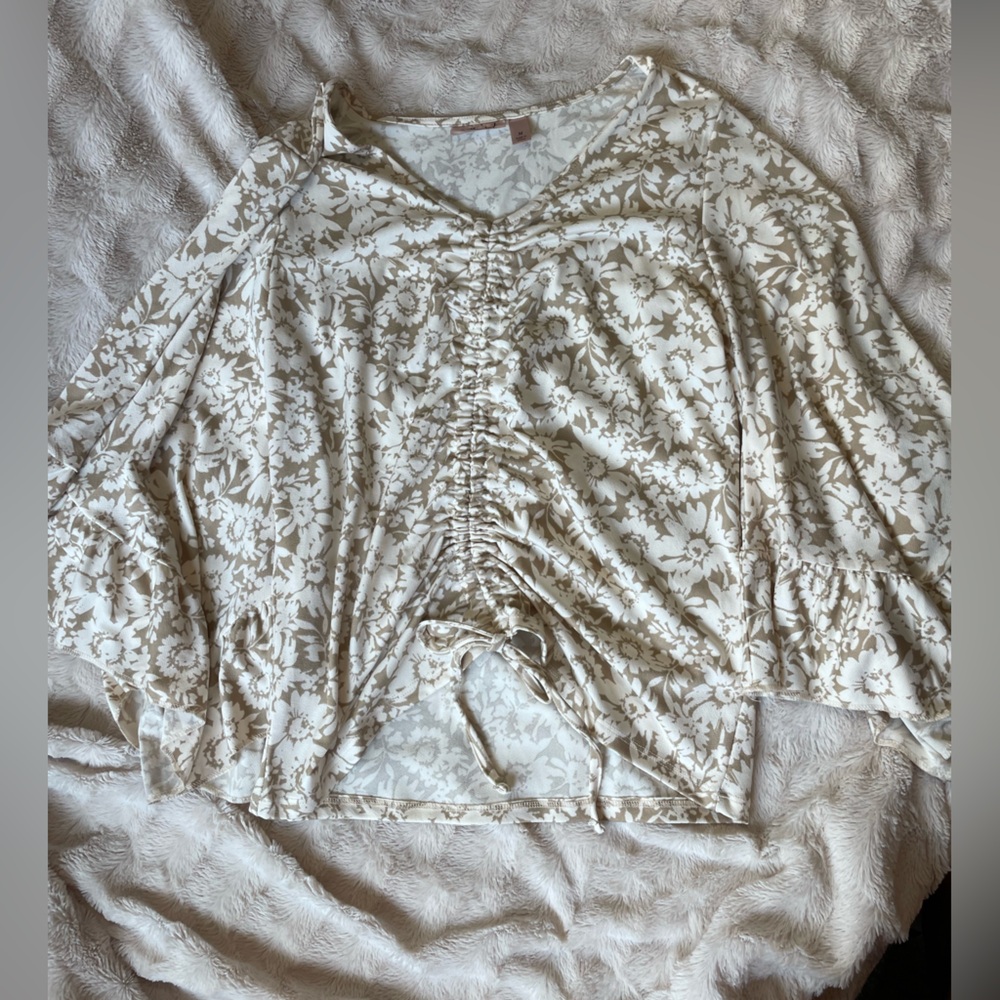 Willow & Root Floral Cream Women's Top